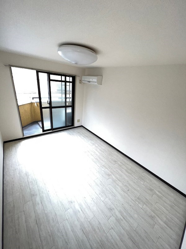 クロワートル二宮の居間・リビング