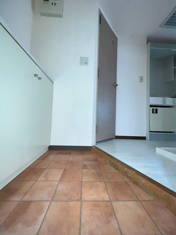 クロワートル二宮の玄関