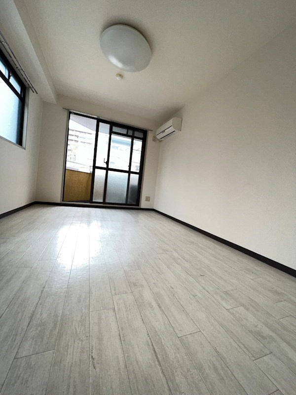 クロワートル二宮の居間・リビング