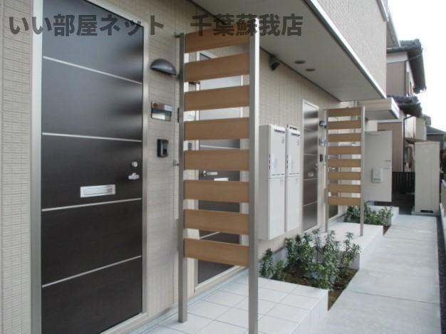 ルミエールのエントランス|毎日通るエントランスはこのようになっています