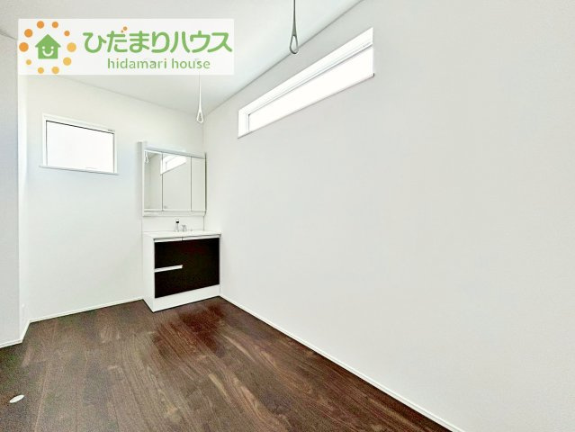 【ランドリースペース】 | 取手市青柳第2期　新築戸建　2号棟 | 奥様の家事の効率をアップする、キッチンから水廻りへの動線をスムーズにした設計プラン！