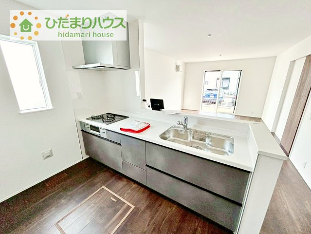 【キッチン】 | 取手市青柳第2期　新築戸建　2号棟 | 3口コンロでお料理する時間も短くなりそうですね(*‘∀‘)