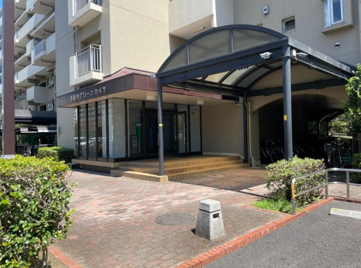 小松川グリーンハイツ一号棟の外観