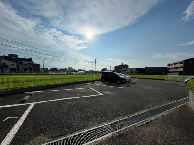 ハッピースリーヒルズの駐車場