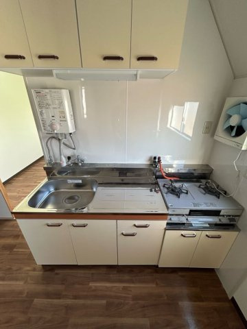 明石ロイヤルマンションのキッチン|きれいなキッチンです