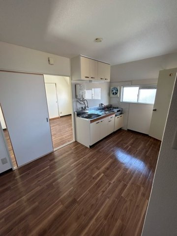 明石ロイヤルマンションの居間・リビング|ゆったり過ごせるリビングです