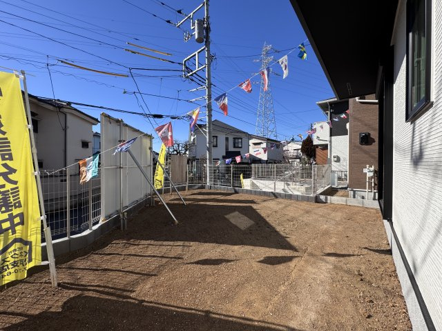 柏市酒井根２丁目新築戸建【酒井根小学校：7分】の庭|リビング前・南側庭スペース・日当たり良好♪