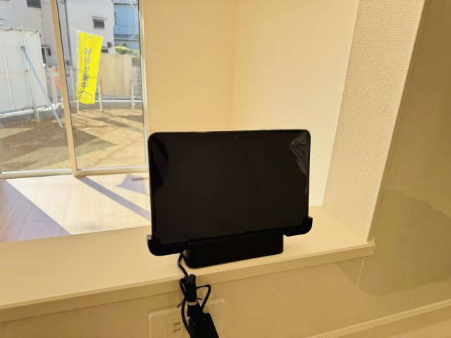 柏市酒井根２丁目新築戸建【酒井根小学校：7分】のセキュリティ|タブレットで確認できるインターホンシステム