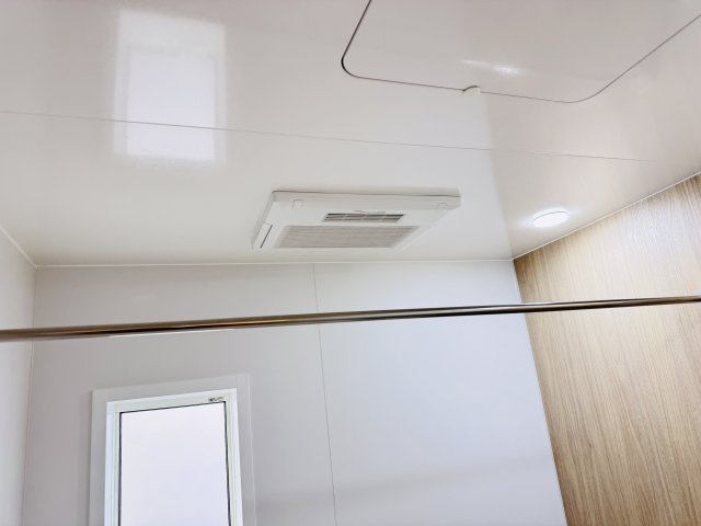 柏市酒井根２丁目新築戸建【酒井根小学校：7分】の冷暖房・空調設備|雨の日も安心の浴室乾燥機つき