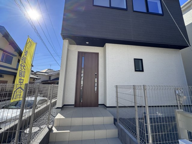 柏市酒井根２丁目新築戸建【酒井根小学校：7分】のエントランス|エントランス・玄関ポーチ