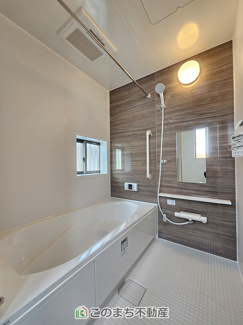 【浴室】 | ハートフルタウン宇都宮市簗瀬3丁目1229番　A号棟 | ゆったりと入れるフルオートバスはお子様との団らんバスタイムが楽しめます♪
足を伸ばしてゆったりくつろげる１坪バスルームです☆