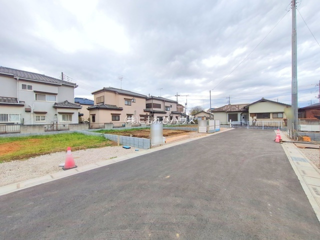 上尾市小敷谷第2　新築一戸建て　リーブルガーデン　08の前面道路含む現地写真|撮影：'25/10/03