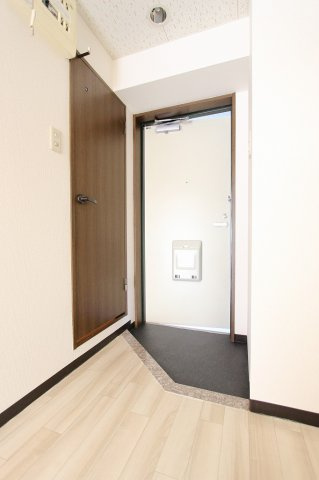 メルヴェーユ小幡Ⅰの玄関