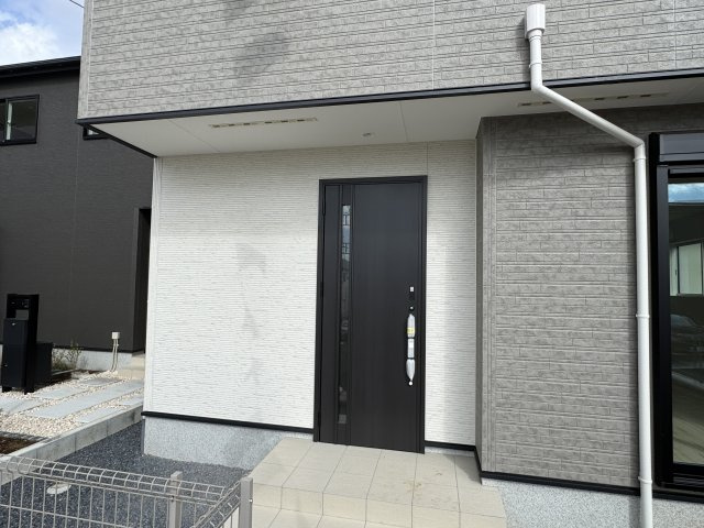 柏市酒井根２丁目新築戸建【酒井根小学校：7分】のエントランス|エントランス・玄関ポーチ
