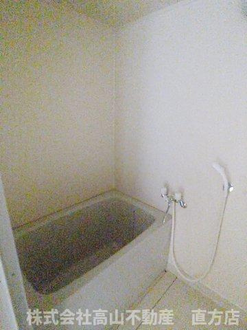 直方市新知町の賃貸マンションの浴室