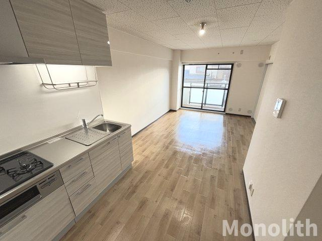 ハイツ・イシカワの居間・リビング