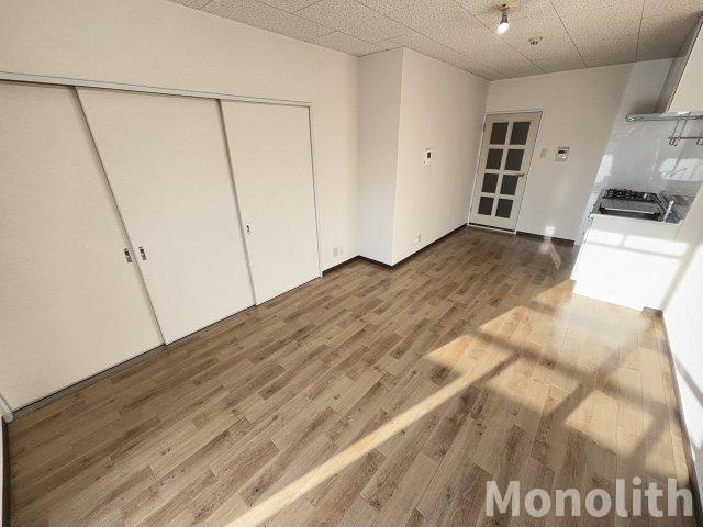 ハイツ・イシカワの居間・リビング