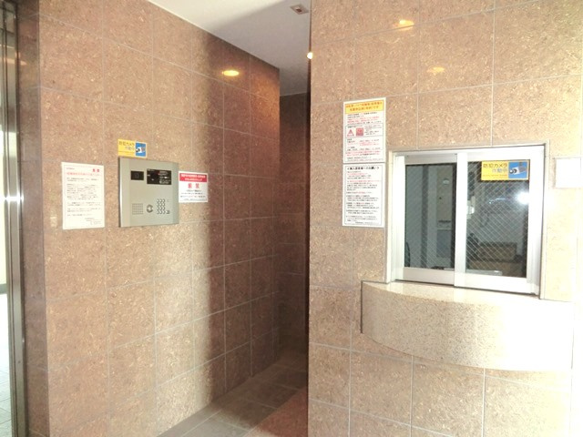 バージュアル浦和ウエストのエントランス|別号室の参考写真です。