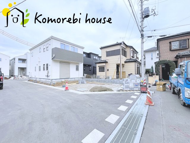 上尾市小敷谷第2　新築一戸建て　リーブルガーデン　10の前面道路含む現地写真|撮影：'25/12/04