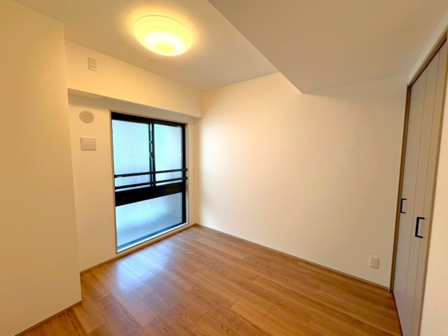 ２０２５年８月フルリフォーム済◆広々リビングの３ＬＤＫ◆ペット飼育可◆ザ・京都レジデンス御所南の洋室|洋室（５帖）