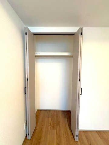 ２０２５年８月フルリフォーム済◆広々リビングの３ＬＤＫ◆ペット飼育可◆ザ・京都レジデンス御所南の収納|クローゼット（洋室５帖）