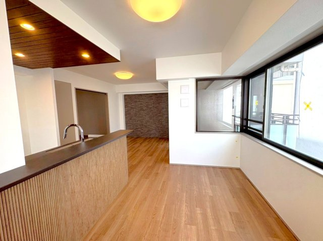 ２０２５年８月フルリフォーム済◆広々リビングの３ＬＤＫ◆ペット飼育可◆ザ・京都レジデンス御所南の居間・リビング|リビング