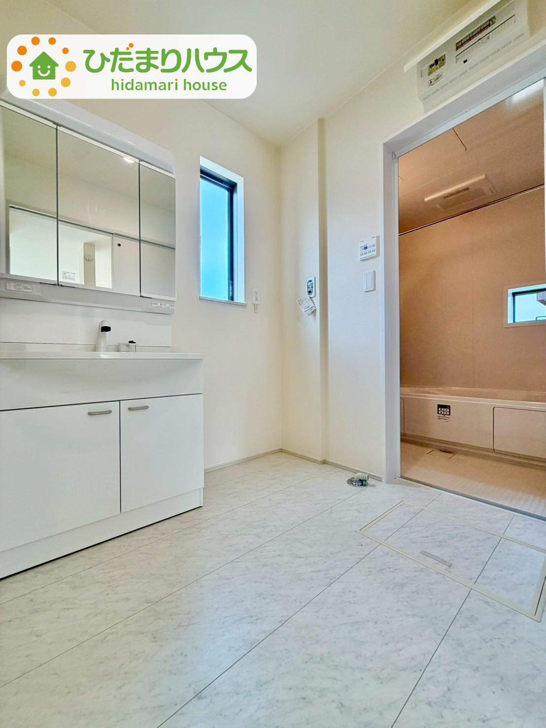 野田市清水619番1　新築戸建　C号棟の独立洗面台|朝シャンや日々のお手入れにも便利なシャワー付き洗面化粧台♪							
