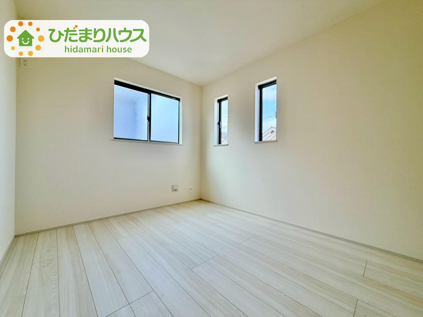 野田市清水619番1　新築戸建　C号棟の洋室|窓が多く、明るい空間を演出してくれます(*^^*)					
