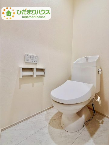 野田市清水619番1　新築戸建　C号棟のトイレ|トイレは1F、2F共に完備！取り合いになることがありませんね(^^)/							
