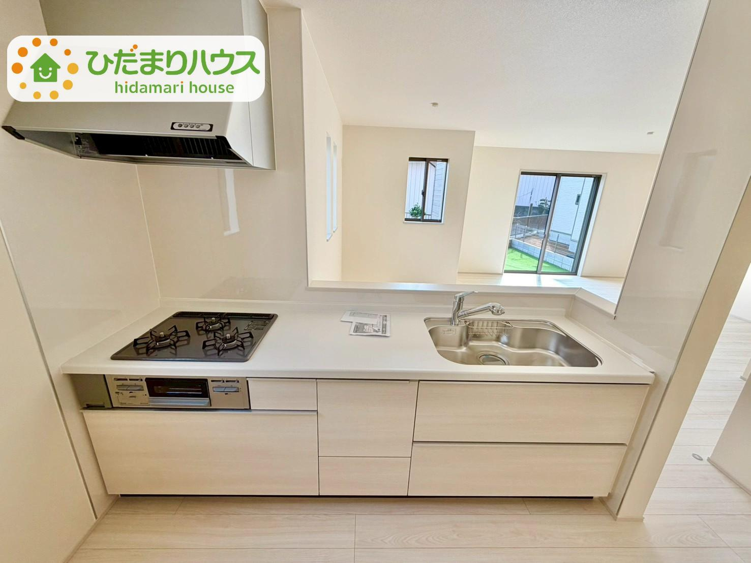 野田市清水619番1　新築戸建　C号棟のキッチン|カウンターは少し高くなってますので、手元が隠れて来客からは見えにくくなってます♪									
