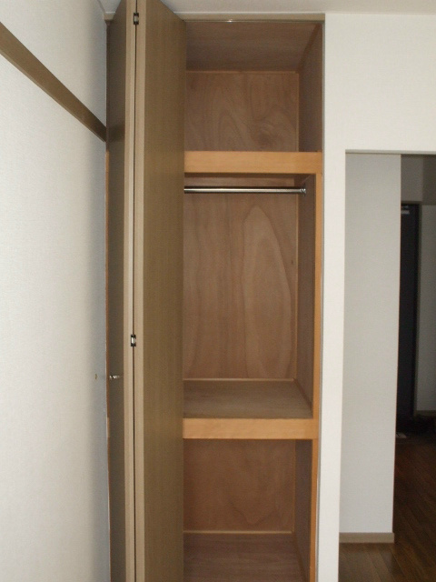 ウエストの収納|十分な収納スペースがあります