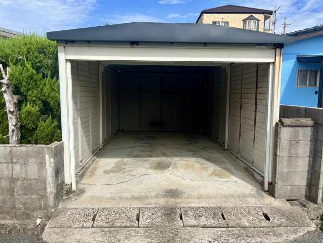 【駐車場】 | 現状で駐車場は1台可能です。