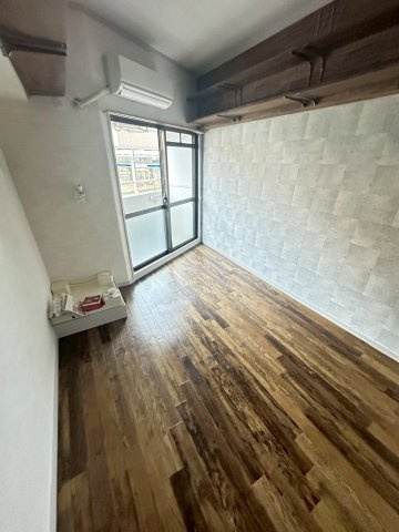 サングレイス西新町の内装|明るい色調の室内です