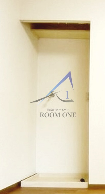 富美ハイツの設備|洗濯機置き場です。