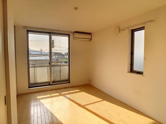 ヘーベルメゾン野芥の居間・リビング