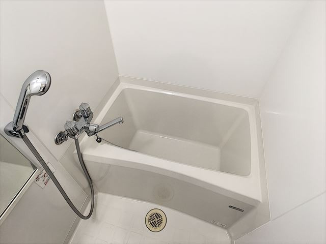 ヘーベルメゾン野芥の浴室