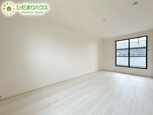 【寝室】 | ひたちなか市稲田10期　新築戸建　2号棟 | 大きなベッドを置いても余裕の広さの主寝室♪♪