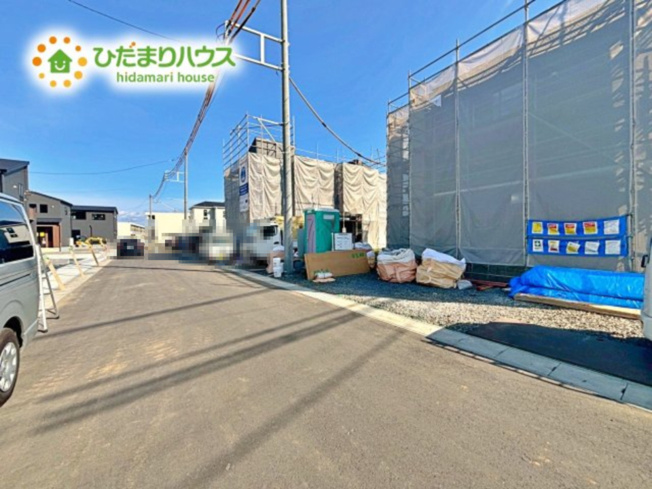 【前面道路含む現地写真】 | ひたちなか市稲田10期　新築戸建　2号棟 | 広々前面道路で駐車もラクチン！！