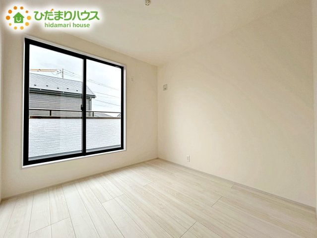 【洋室】 | ひたちなか市稲田10期　新築戸建　2号棟 | 夏場に心地良いひんやり感はフローリングならでは☆彡