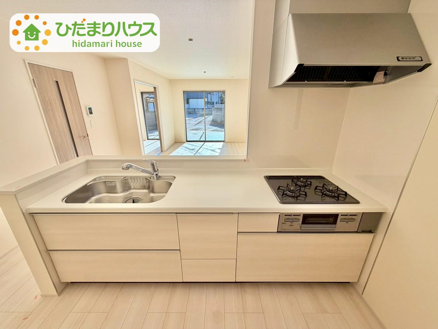 野田市清水619番1　新築戸建　D号棟のキッチン|お子様も自然とお手伝いができる、オープンキッチンで、ママも大助かり(^^♪							
