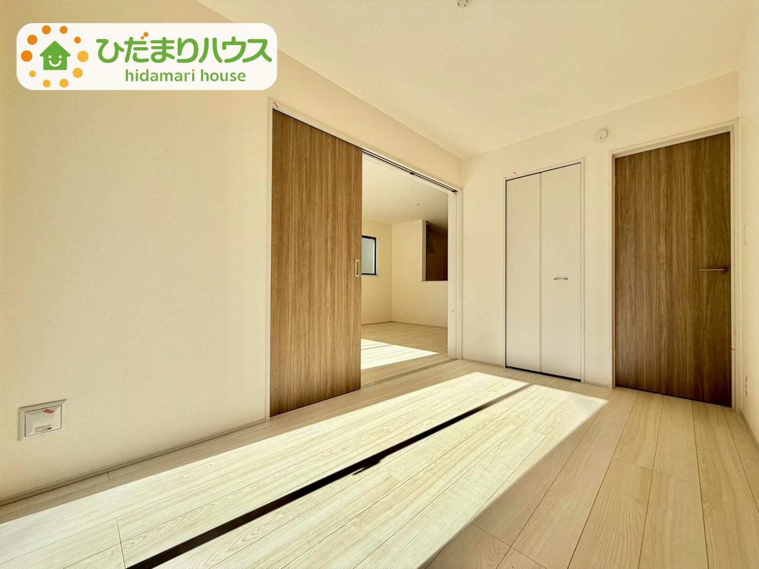 野田市清水619番1　新築戸建　D号棟の洋室|リビングと洋室が続き間設計ですので、大空間を演出できます(^O^)							
