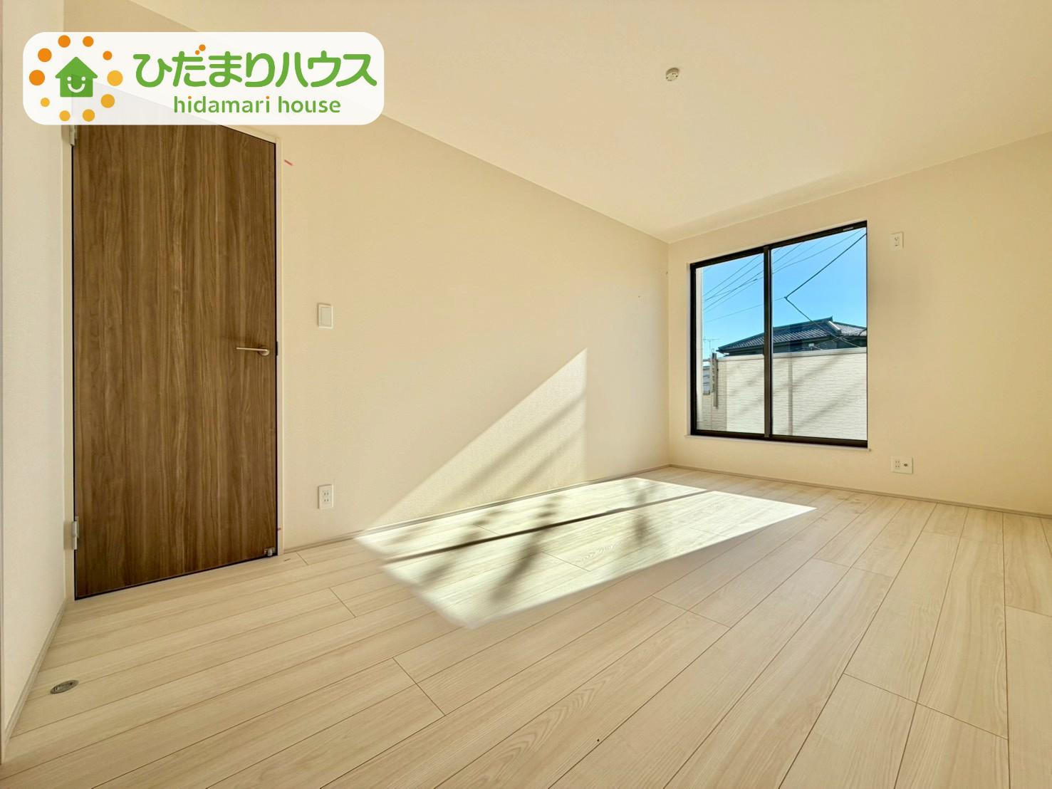 野田市清水619番1　新築戸建　D号棟の洋室|バルコニーに面している洋室は、主寝室にどうぞ(^^)/						
