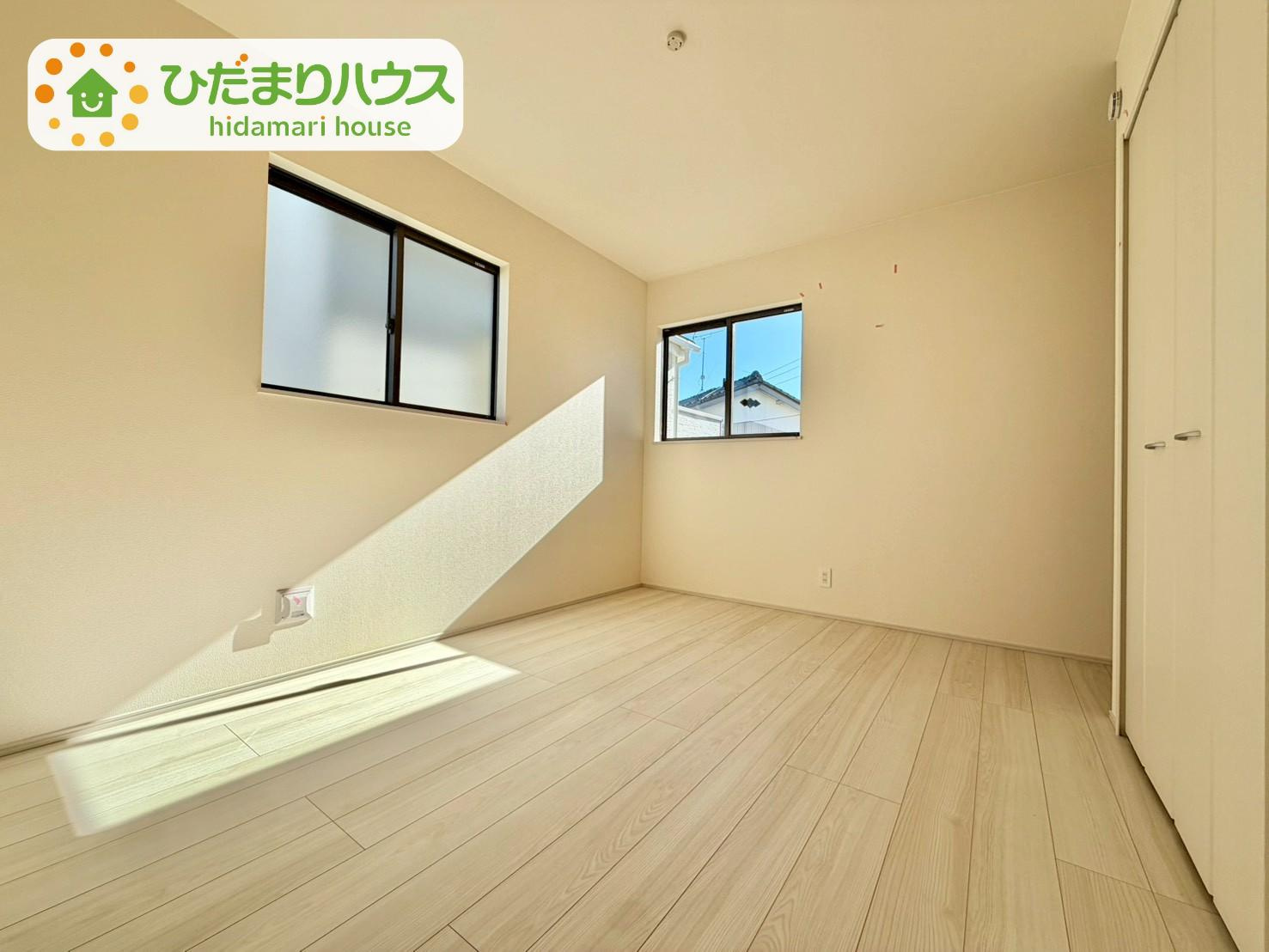 野田市清水619番1　新築戸建　D号棟の洋室|窓が多く、明るい空間を演出してくれます(*^^*)					
