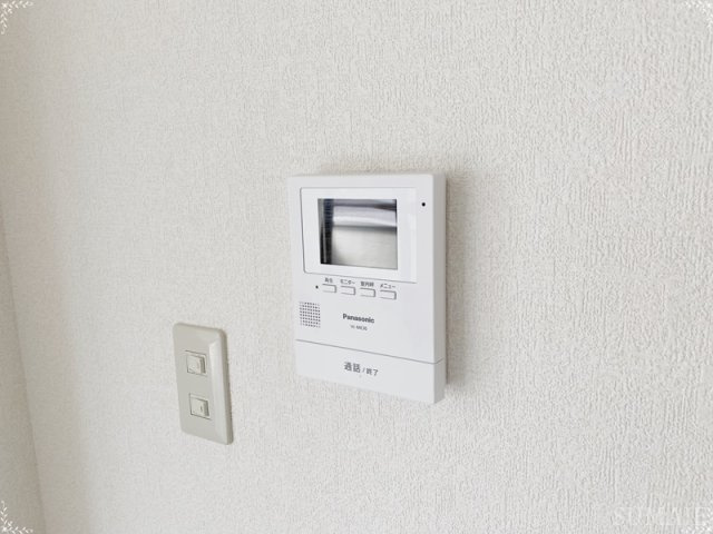 杉浦ビルのセキュリティ|モニター付きインターホンです☆