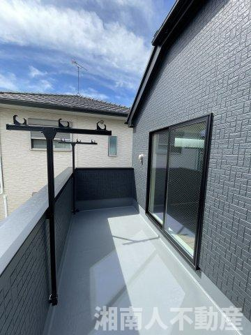 小田原市堀之内2期  新築戸建全7棟　1号棟のバルコニー|お洗濯にも便利なバルコニー付き