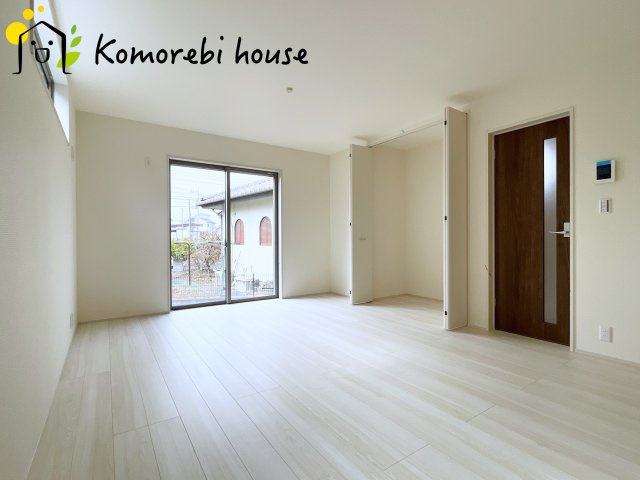 上尾市小敷谷　第2　新築一戸建て　リーブルガーデン　07の居間・リビング|こちらの居間で趣味の時間をお楽しみください