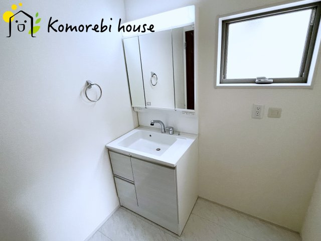 上尾市小敷谷　第2　新築一戸建て　リーブルガーデン　07の独立洗面台|独立洗面台です