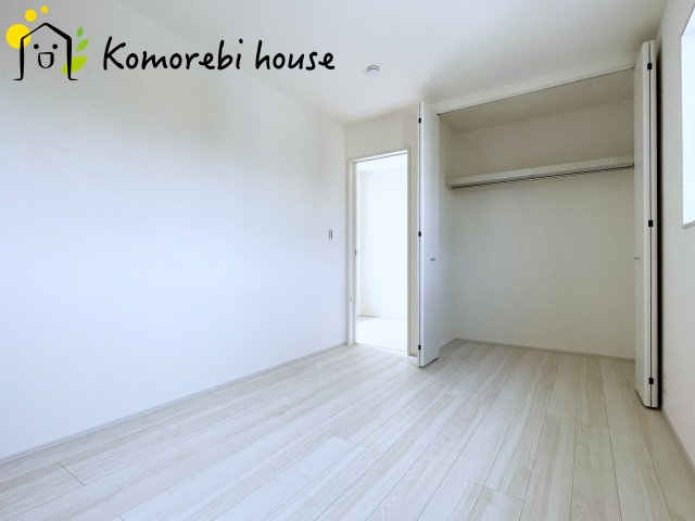 上尾市小敷谷　第2　新築一戸建て　リーブルガーデン　07の寝室|開放的な寝室です