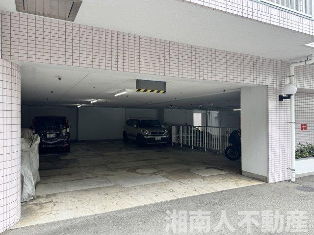 グローリア初穂鎌倉岡本の駐車場|駐車場です