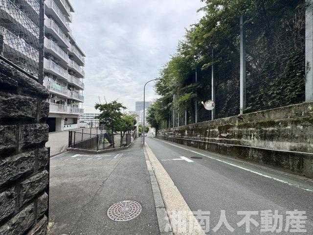 グローリア初穂鎌倉岡本の周辺